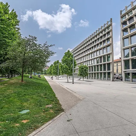 Апартаменты Luminoso Trilocale In Porta Garibaldi *